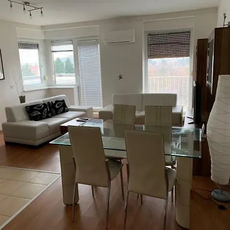 Apartament Agrokomplex - Fair - Botanicka 13 *